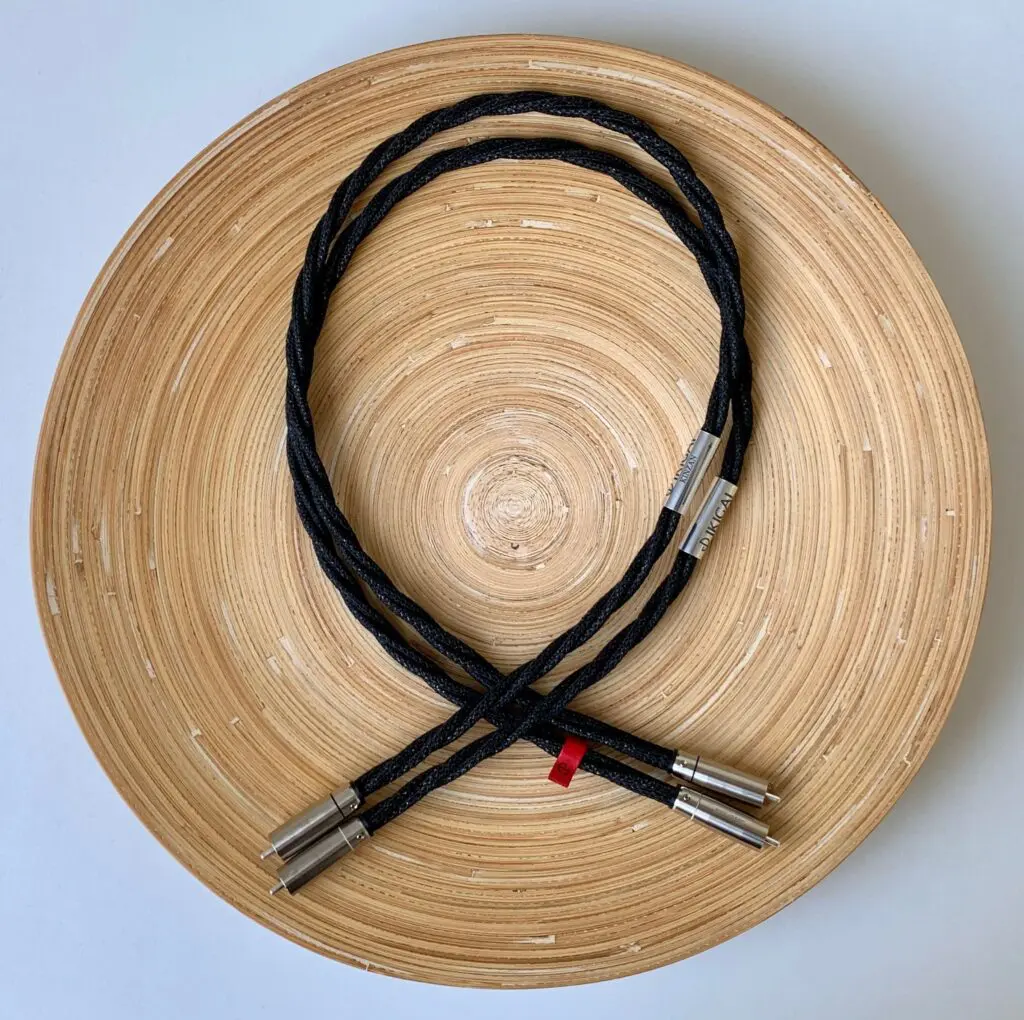 IKIGAI Audio KINZAN Analoge RCA interlink puur zilveren 5N en 25% new generation 24-karaats gouden monokristal geleiders stereoset 2 stuks vanaf 0,75 meter