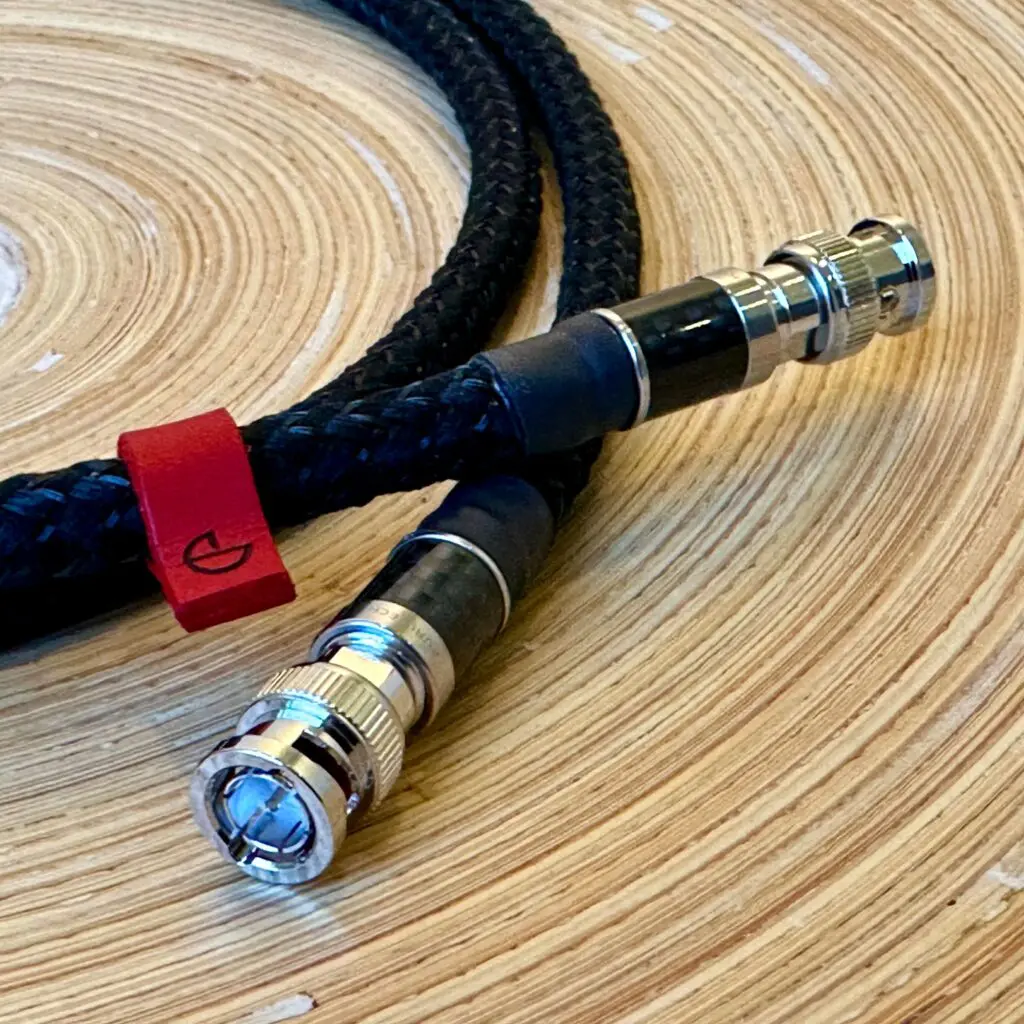 IKIGAI Audio KANGAI BNC digitale interlink S/PDIF - True 75 Ohm met puur zilveren 5N en 24-karaats gouden monokristal geleiders vanaf 0,75 meter