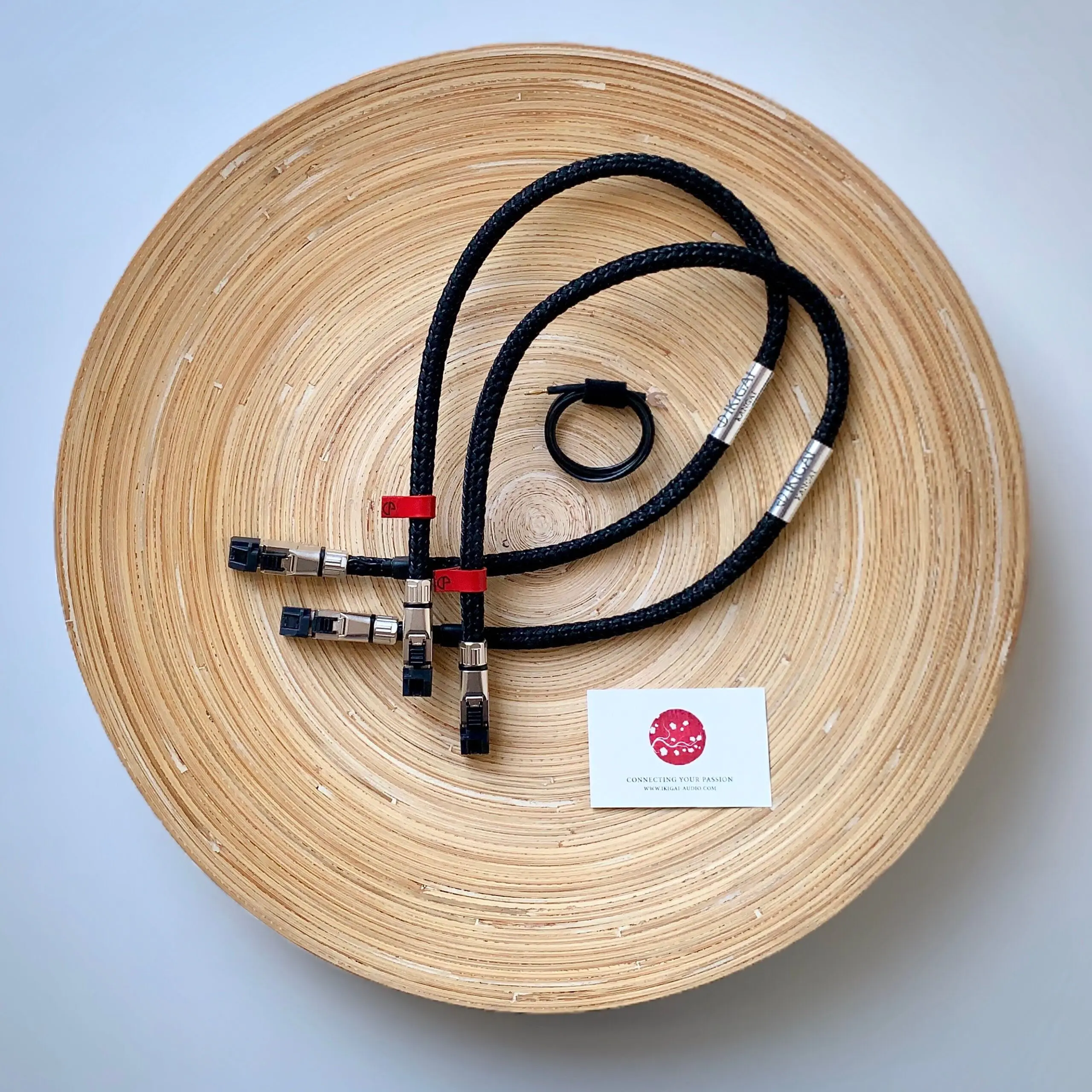 IKIGAI Audio KANGAI 100Mbit ethernetkabel met 4 puur zilveren 5N en 24-karaats gouden monokristal geleiders 4 verschillende EMI/RFI afschermingen en aardingssysteem vanaf 1,0 meter - Afbeelding 3