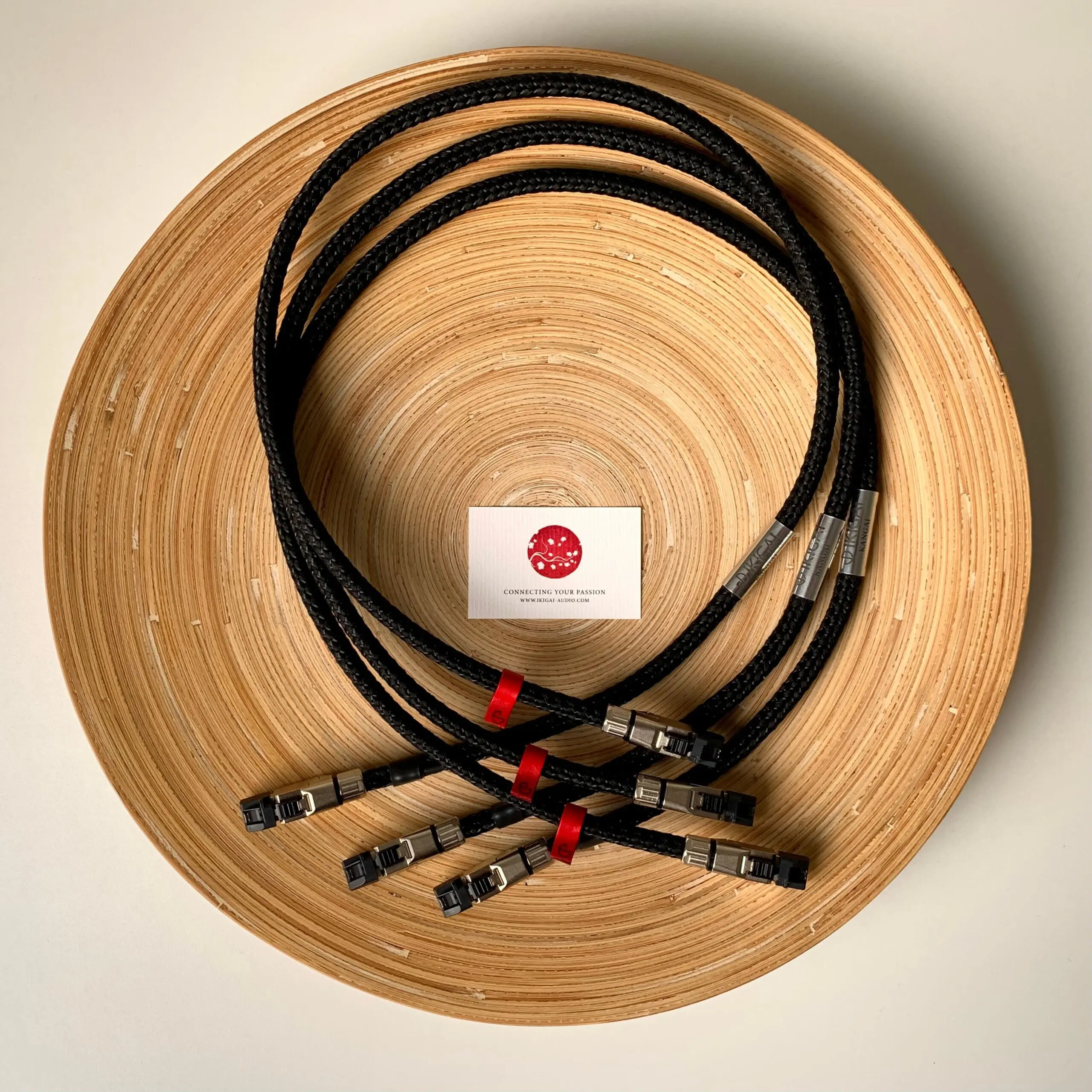 IKIGAI Audio KANGAI 100Mbit ethernetkabel met 4 puur zilveren 5N en 24-karaats gouden monokristal geleiders 4 verschillende EMI/RFI afschermingen en aardingssysteem vanaf 1,0 meter - Afbeelding 4