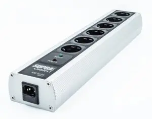 Supra MD 06 EU / SP afgeschermd stekkerblok met Non-Intrusive Filtering (NIF) 6 x schuko met C13 - 10A aansluiting  incl. 3-voudige overspanningsbeveiliging