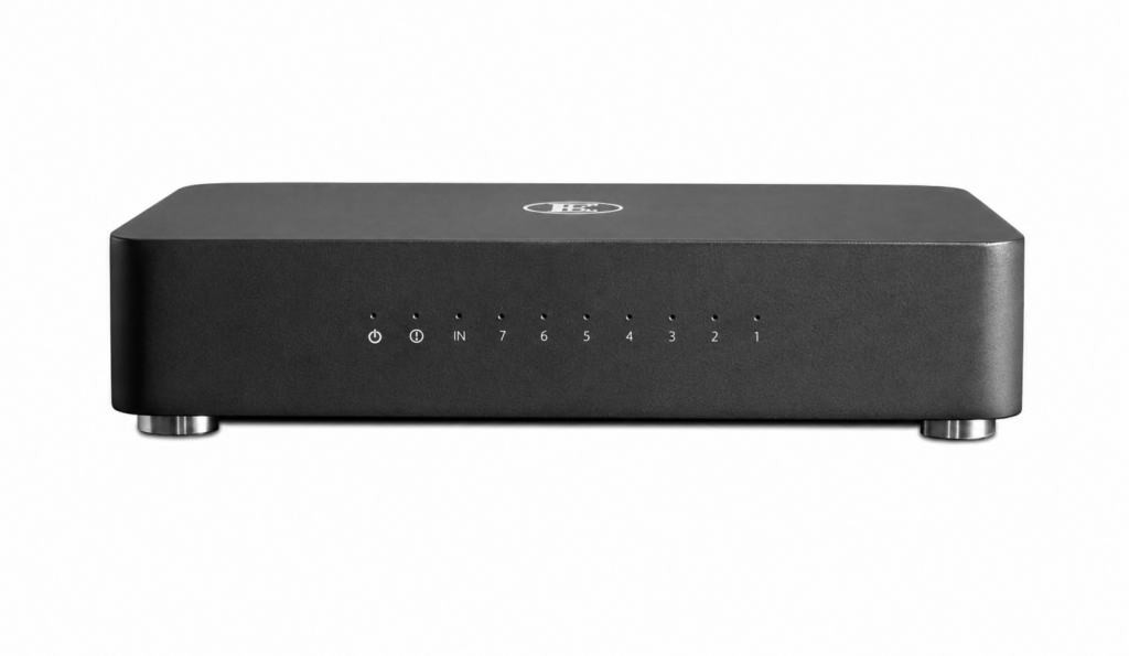 English Electric EE8 8-poort Gigabit Streaming Netwerk Switch incl. Chord C-Stream netwerkabel