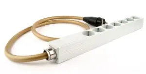 Van den Hul The Mainsstream Hybrid stekkerblok 7 x schuko met voedingskabel 3 x 1,69 mm2 AWG 15 OFC verzilverd koper als IEC C13-10A vanaf 1,5 meter