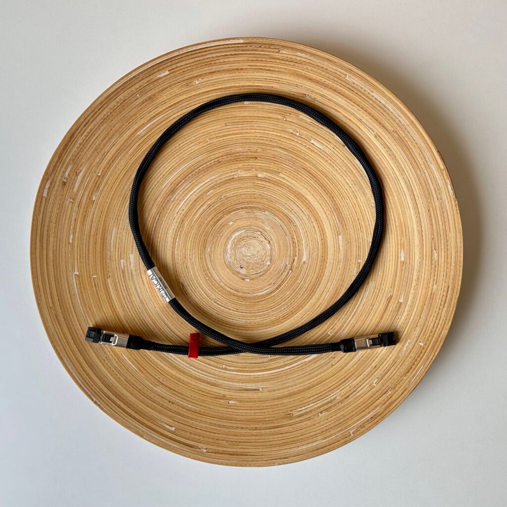 IKIGAI Audio SUGURE Gbit ethernetkabel puur zilveren 5N monokristal geleiders 4 verschillende EMI/RFI afschermingen vanaf 1,0 meter