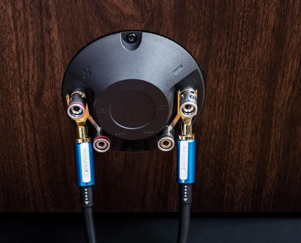 NorStone Skye MC Luidsprekerkabel | 2 x 3,06 mm² verzilverd OFC-koper | 24K vergulde connectoren | stereoset - Afbeelding 8